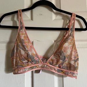 Victoria’s Secret bralette with clasp retro floral print